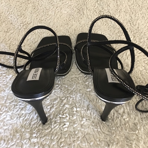 Steve Madden - Picture 4 of 11